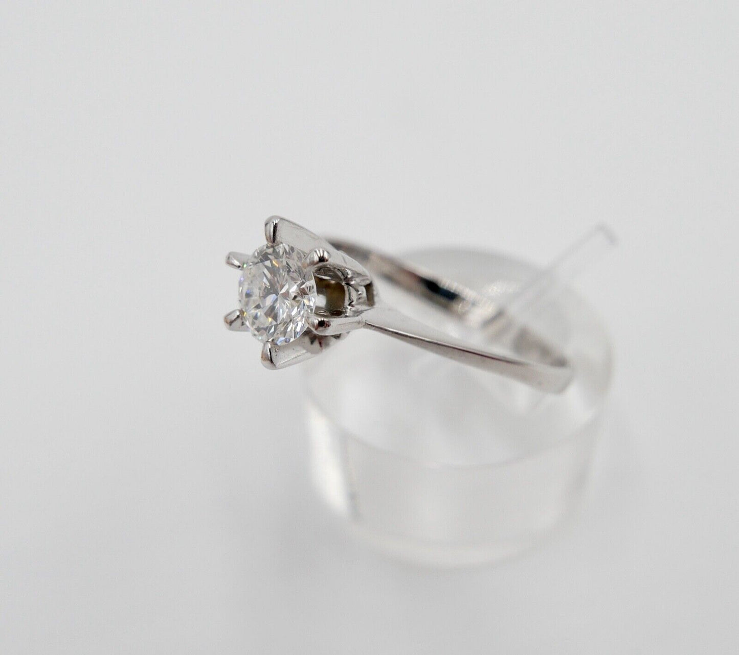 1980er klassischer Solitär Ring Weißgold Gold 585 14K Brillant 0,66 Ct Gr. 61 - Antikhandel-Stuttgart