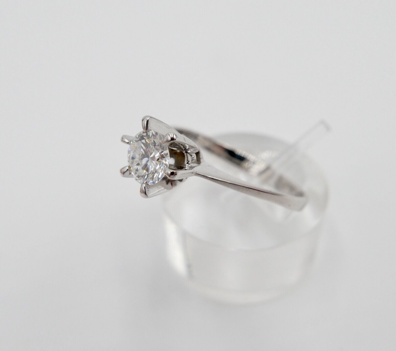 1980er klassischer Solitär Ring Weißgold Gold 585 14K Brillant 0,66 Ct Gr. 61 - Antikhandel-Stuttgart