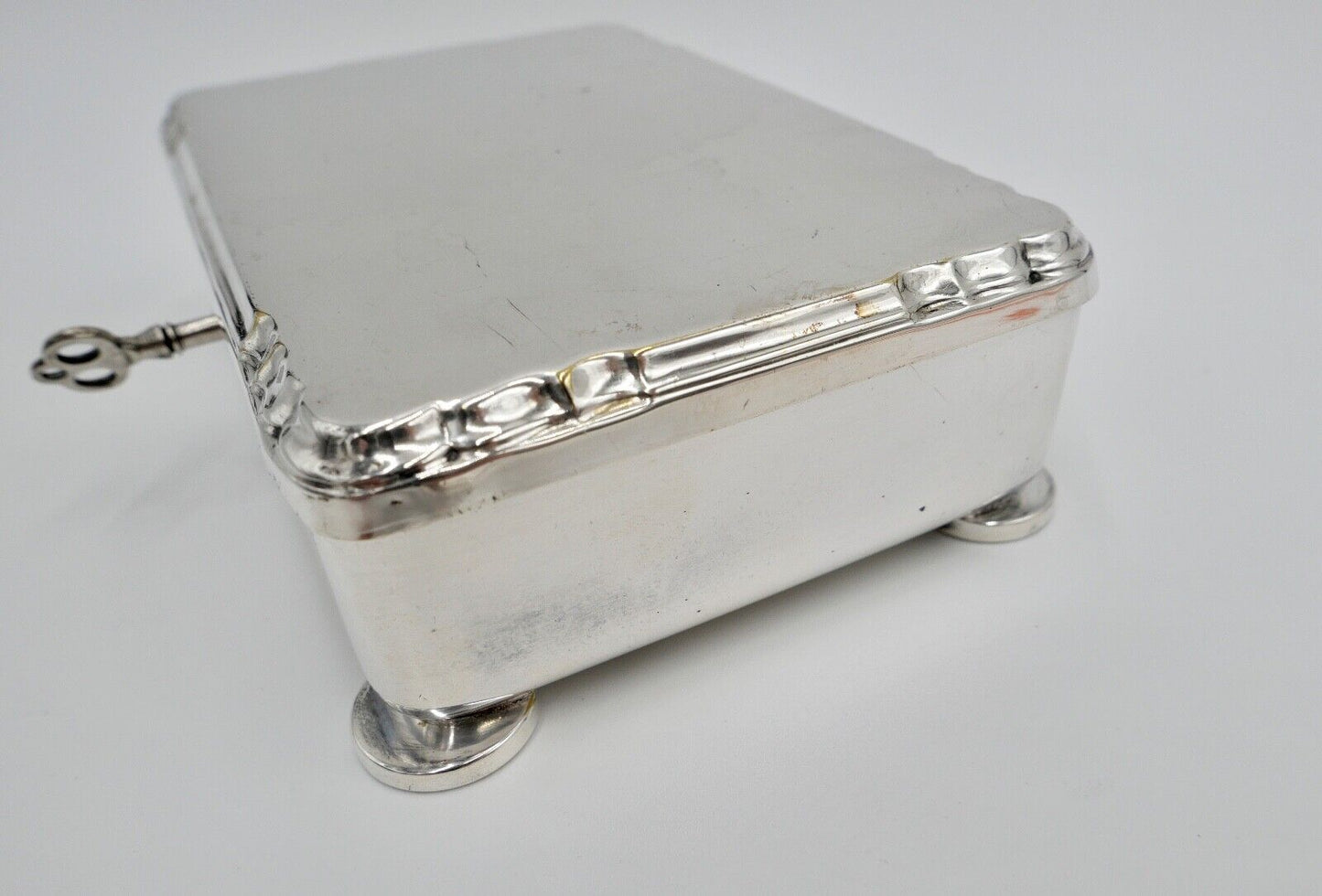 20er 30er Jahre WMF Dose Schatulle Schmuck Deckeldose versilbert mit Schlüssel - Antikhandel-Stuttgart