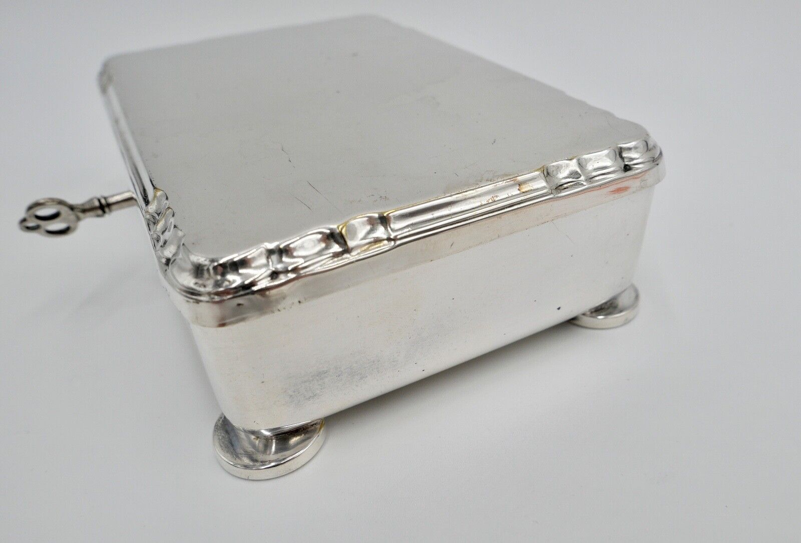 20er 30er Jahre WMF Dose Schatulle Schmuck Deckeldose versilbert mit Schlüssel - Antikhandel-Stuttgart