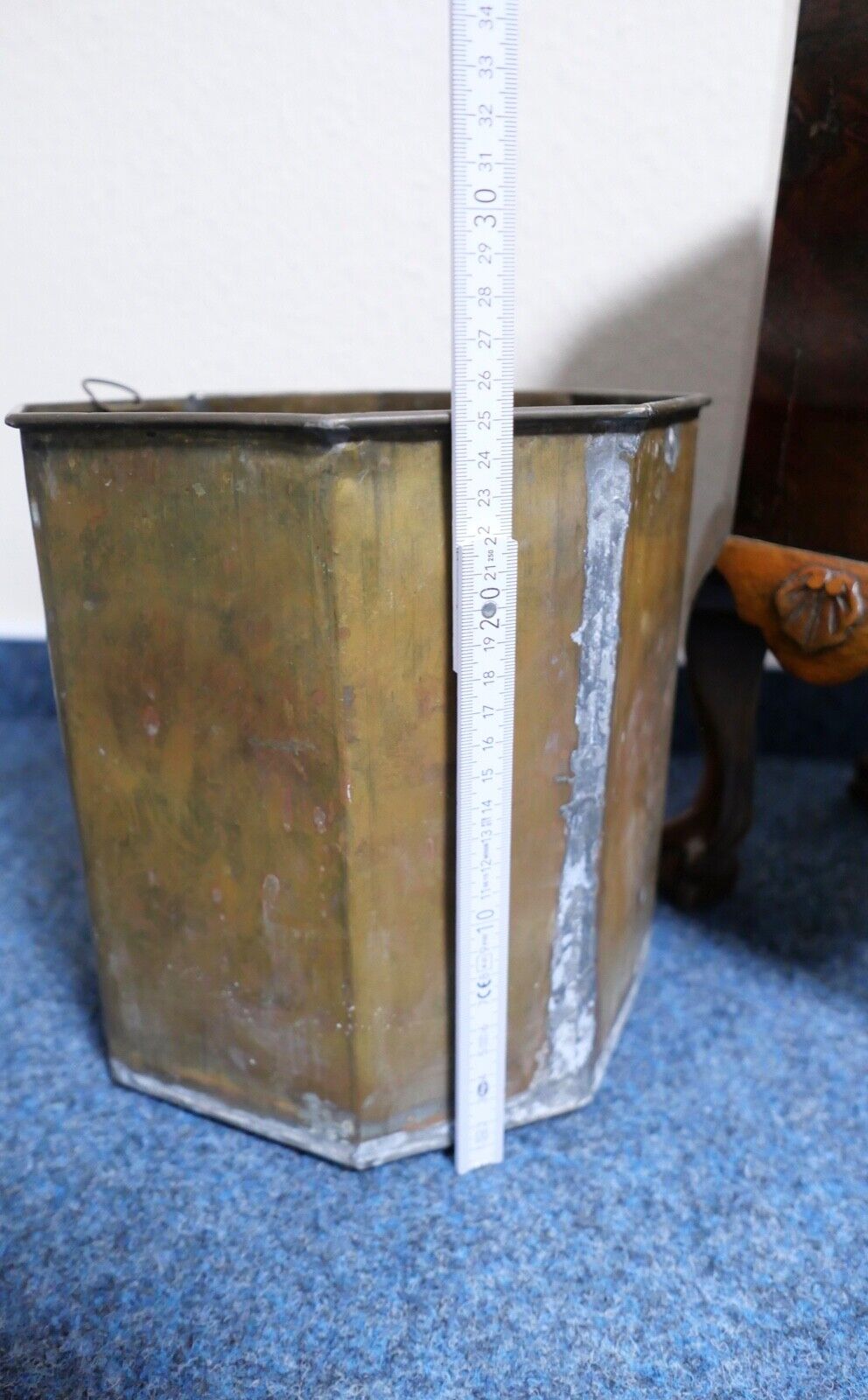 antik englischer Chippendale Jardinire Blumentopf Kupfer Tatzen Nussbaumholz - Antikhandel-Stuttgart