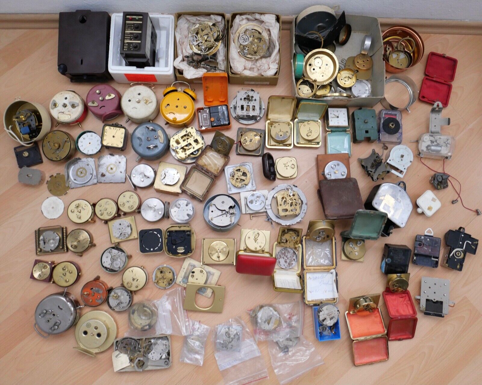 KOVOLUT Ersatzteile Uhrmacherauflösung vintage Junghans Wecker Kienzle Uhrwerk - Antikhandel-Stuttgart