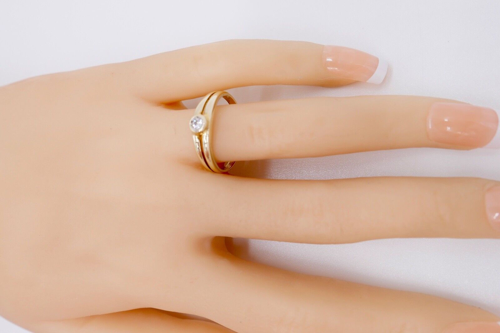 1980er Solitär Brillant 333 8K Gelbgold Damen Ring 0,15 Ct Gr. 58 - Antikhandel-Stuttgart