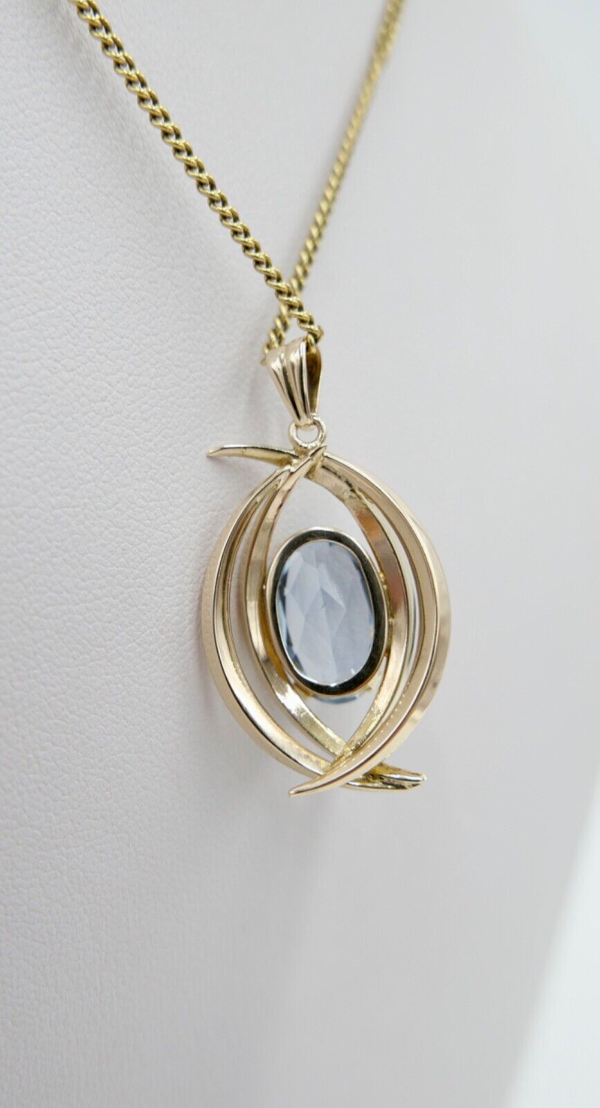 Anhänger 333 / 8K Gelbgold Blauer Spinell OVAL Schliff 5,5 Ct Ø 30 mm - Antikhandel-Stuttgart