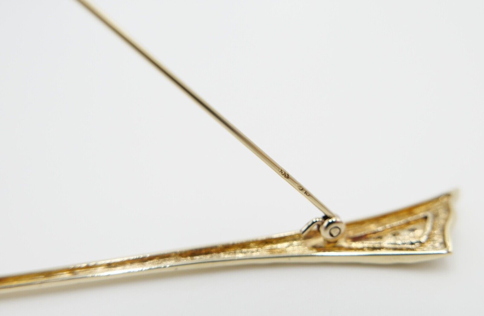 80er Jahre Brosche mit Zirkonia Gold 333 / 8K Stabbrosche - Antikhandel-Stuttgart