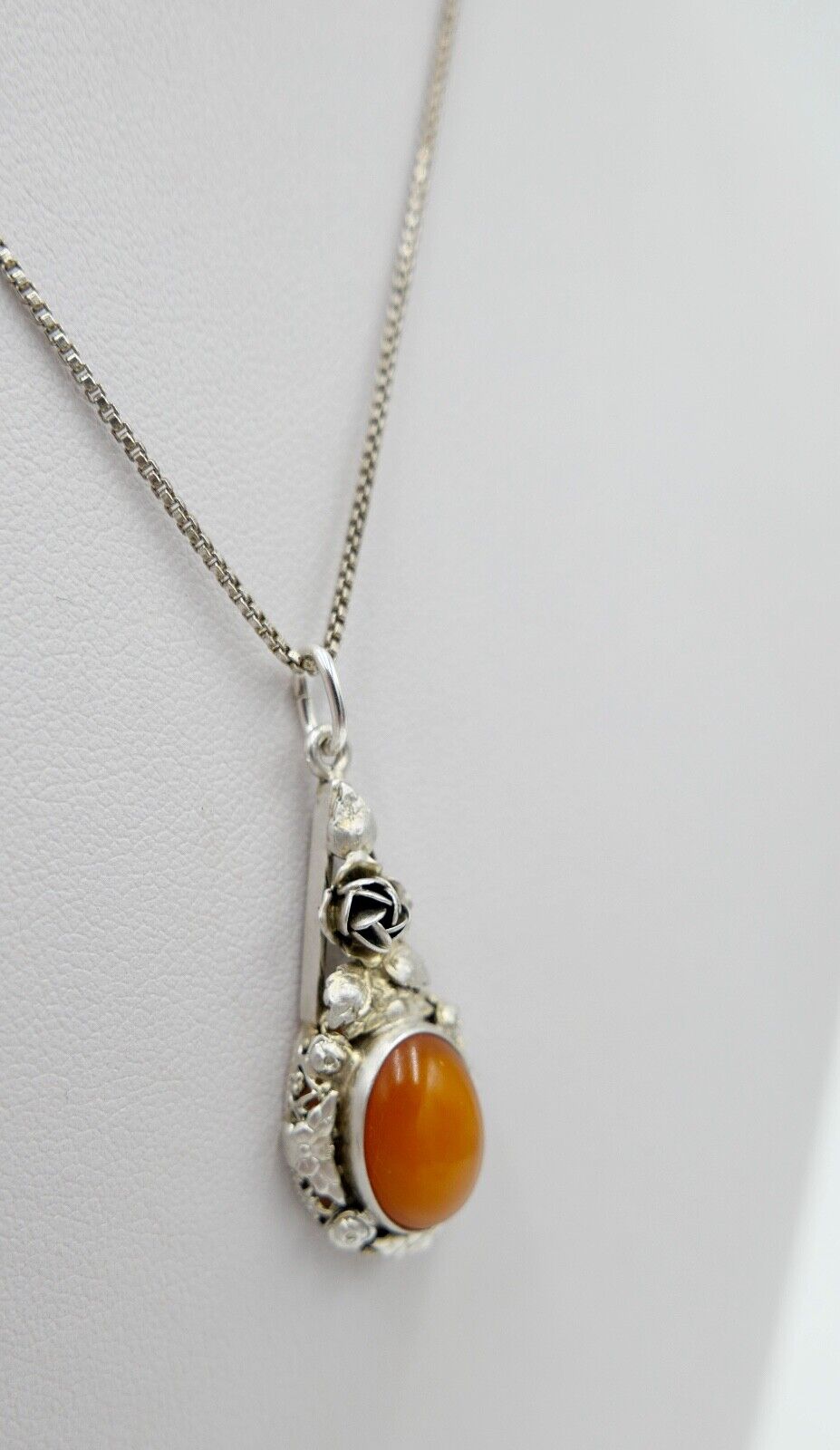 1980er Jahre Floraler Bernstein Anhänger in Silber - Antikhandel-Stuttgart