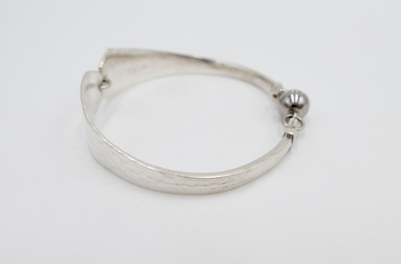 80er Jahre Silber 900 Armband gehämmert Magnetverschluss V.S.F - Antikhandel-Stuttgart