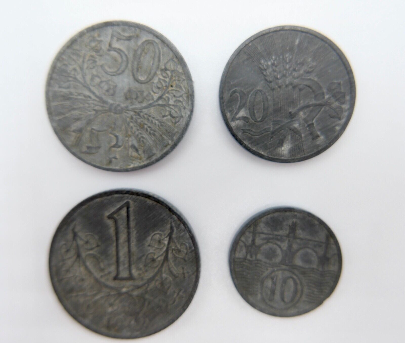 4 Münzen Protektorat Böhmen und Mähren HELLER / KRONE 1942 1943 1944 - Antikhandel-Stuttgart