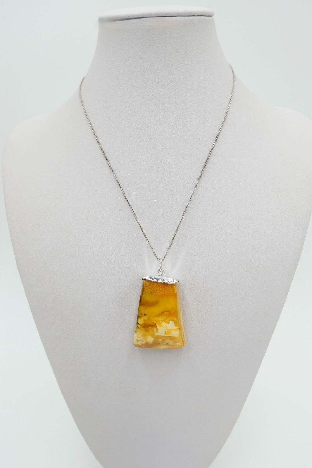 Alter Bernstein Anhänger mit Silbermontur butterscotch Silber - Antikhandel-Stuttgart