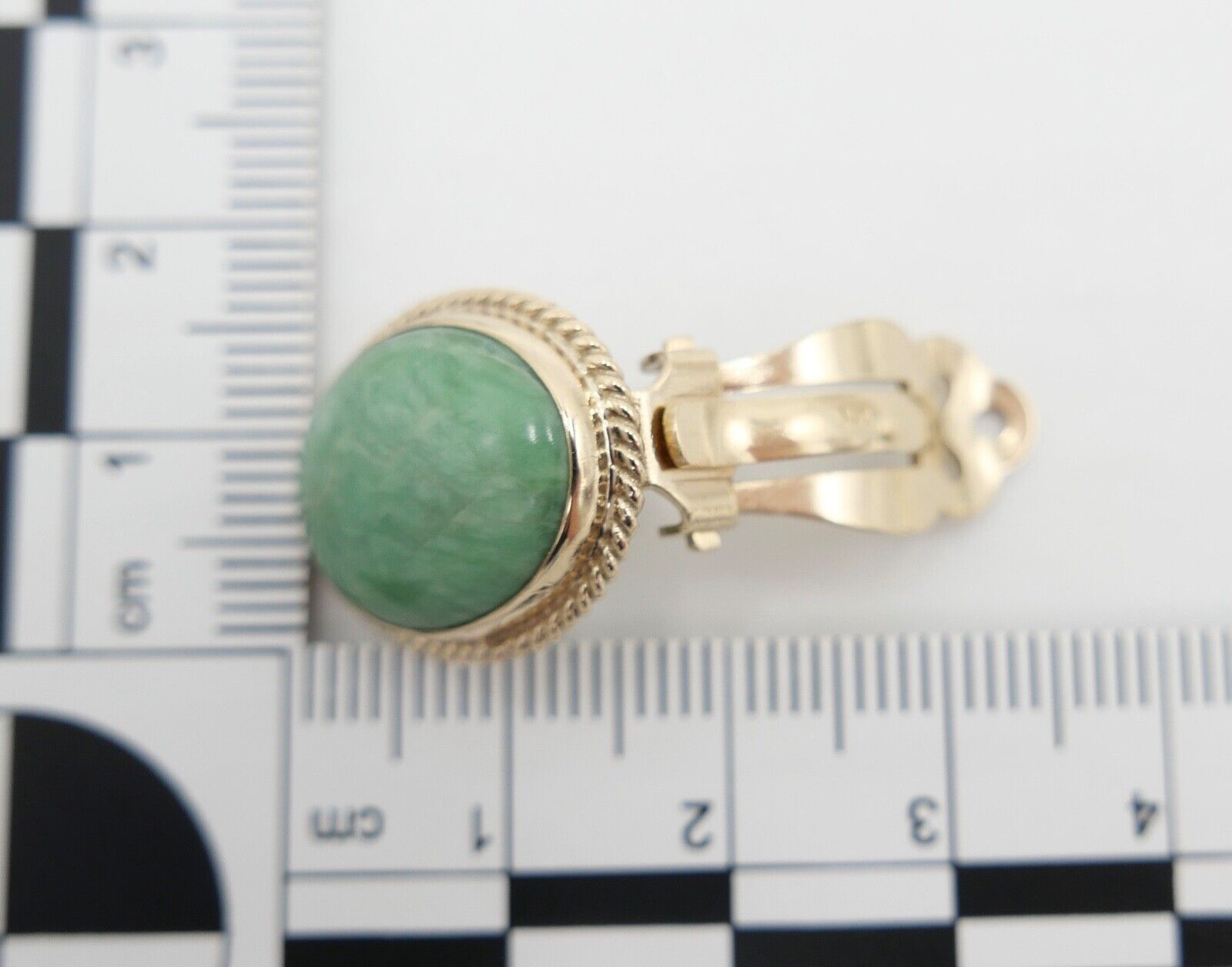 1980er Jahre Gelbgold 585 / 14K Ohrclips mit AVENTURIN - Antikhandel-Stuttgart