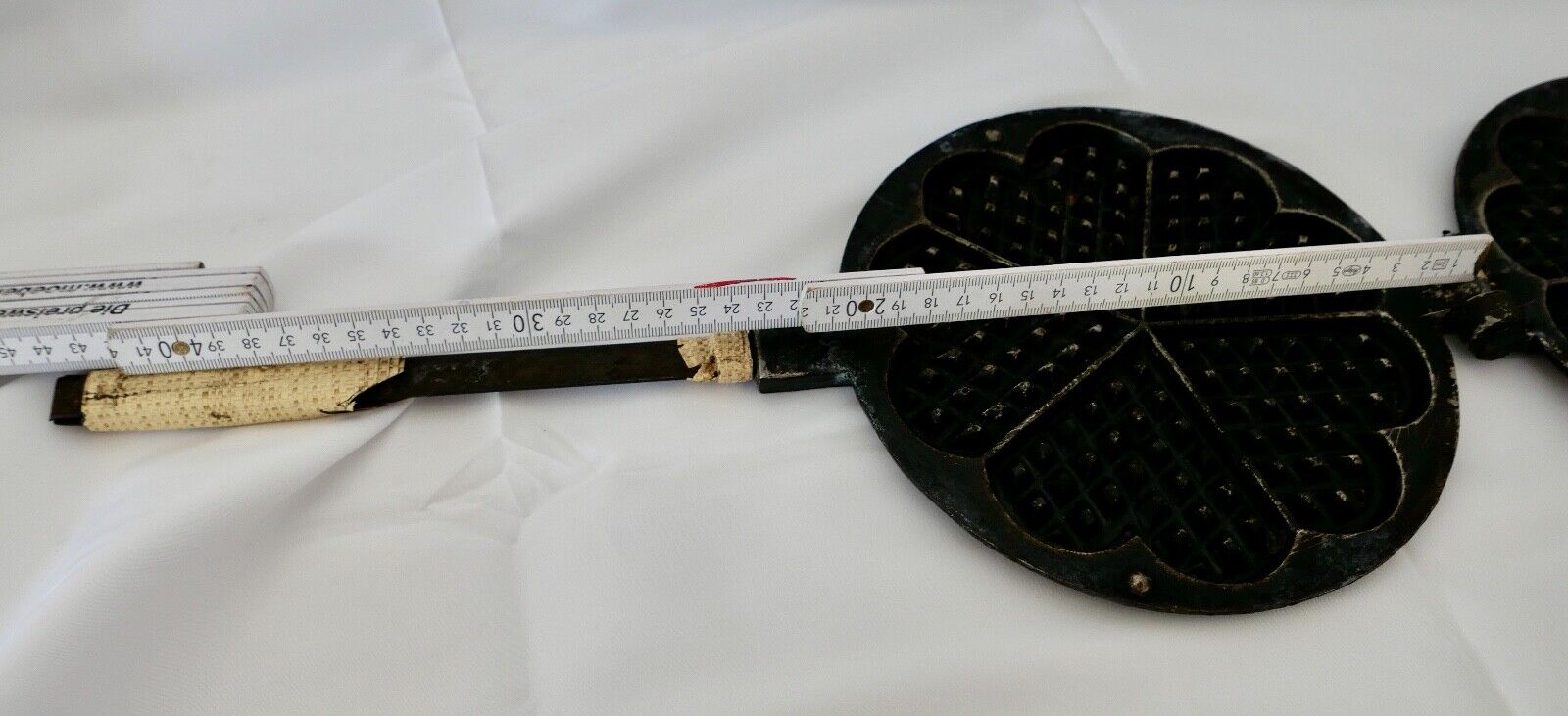 antikes Herz Waffeleisen Gusseisen D.R.G.M. 1920-1930er mit REZEPT K.F. JUNG - Antikhandel-Stuttgart