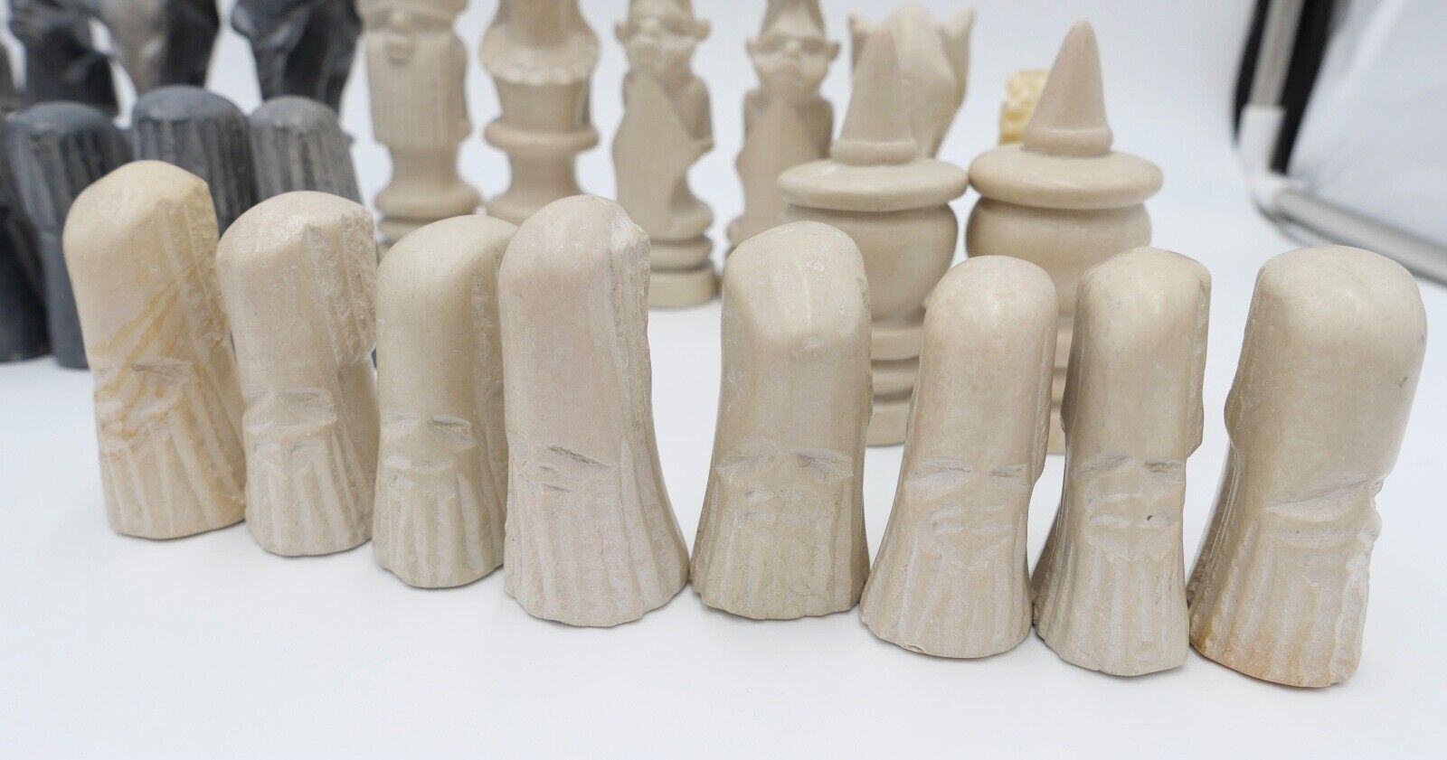 Schachfiguren aus Stein mit Afrika Motiv Figuren 32 Stück - Antikhandel-Stuttgart
