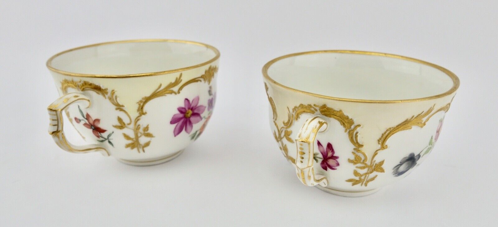 2 Stück antike KPM Sammeltassen Blumenmalerei Goldrand 1849 - 1870 - Antikhandel-Stuttgart