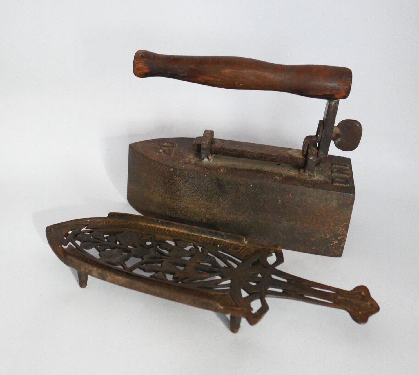 DRP 20er Gewicht altes Bügeleisen Bolzeneisen mit Untersetzer Gusseisen - Antikhandel-Stuttgart