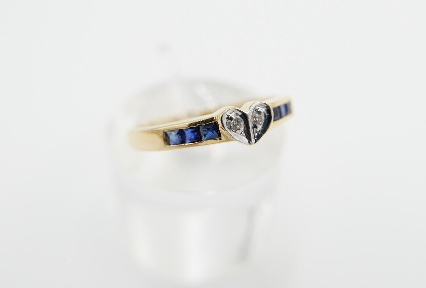 80er J. Damen Ring Herzform Gold Brillant VS / G Saphir 0,46 Ct 750 / 18K Gr. 55 - Antikhandel-Stuttgart