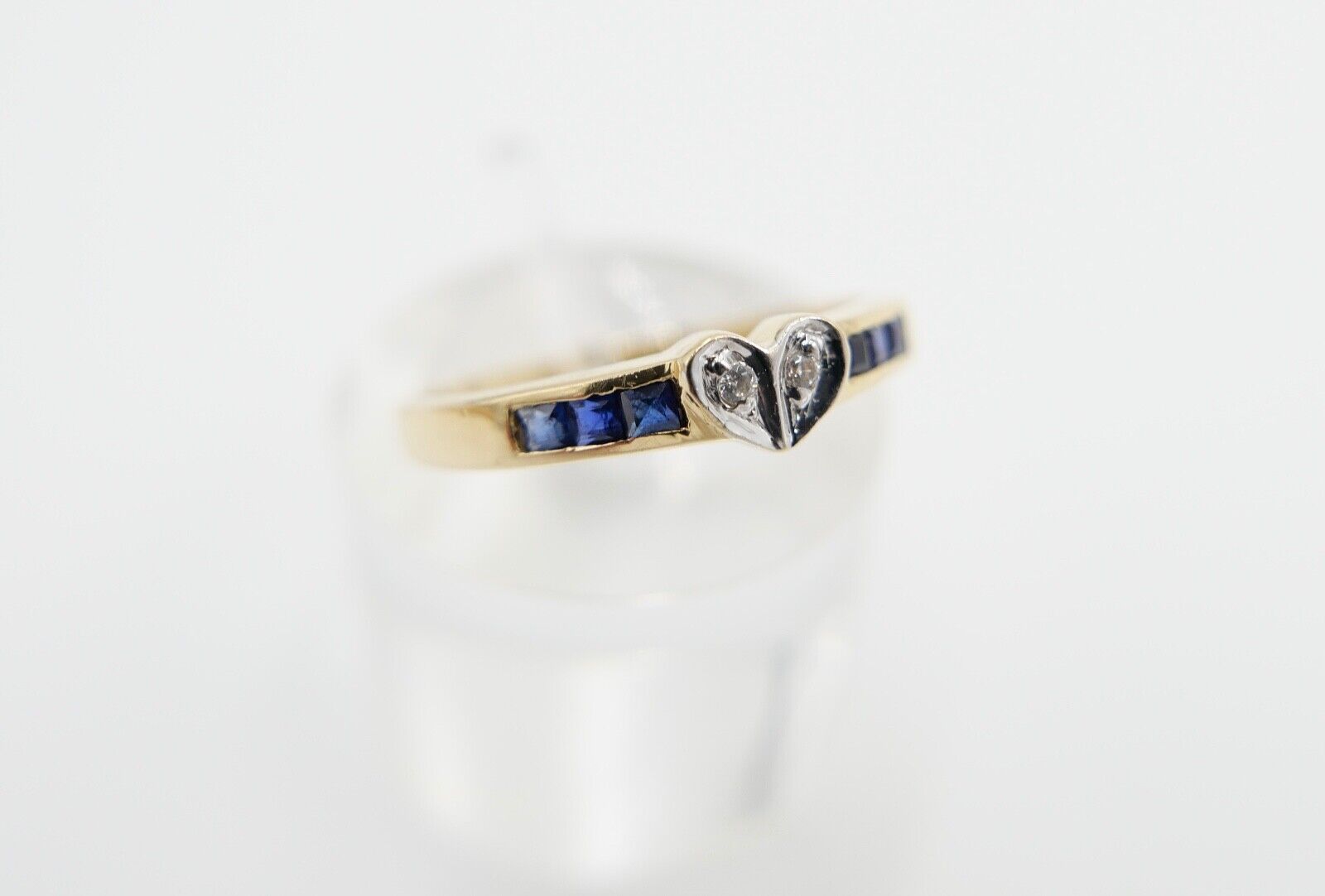 80er J. Damen Ring Herzform Gold Brillant VS / G Saphir 0,46 Ct 750 / 18K Gr. 55 - Antikhandel-Stuttgart