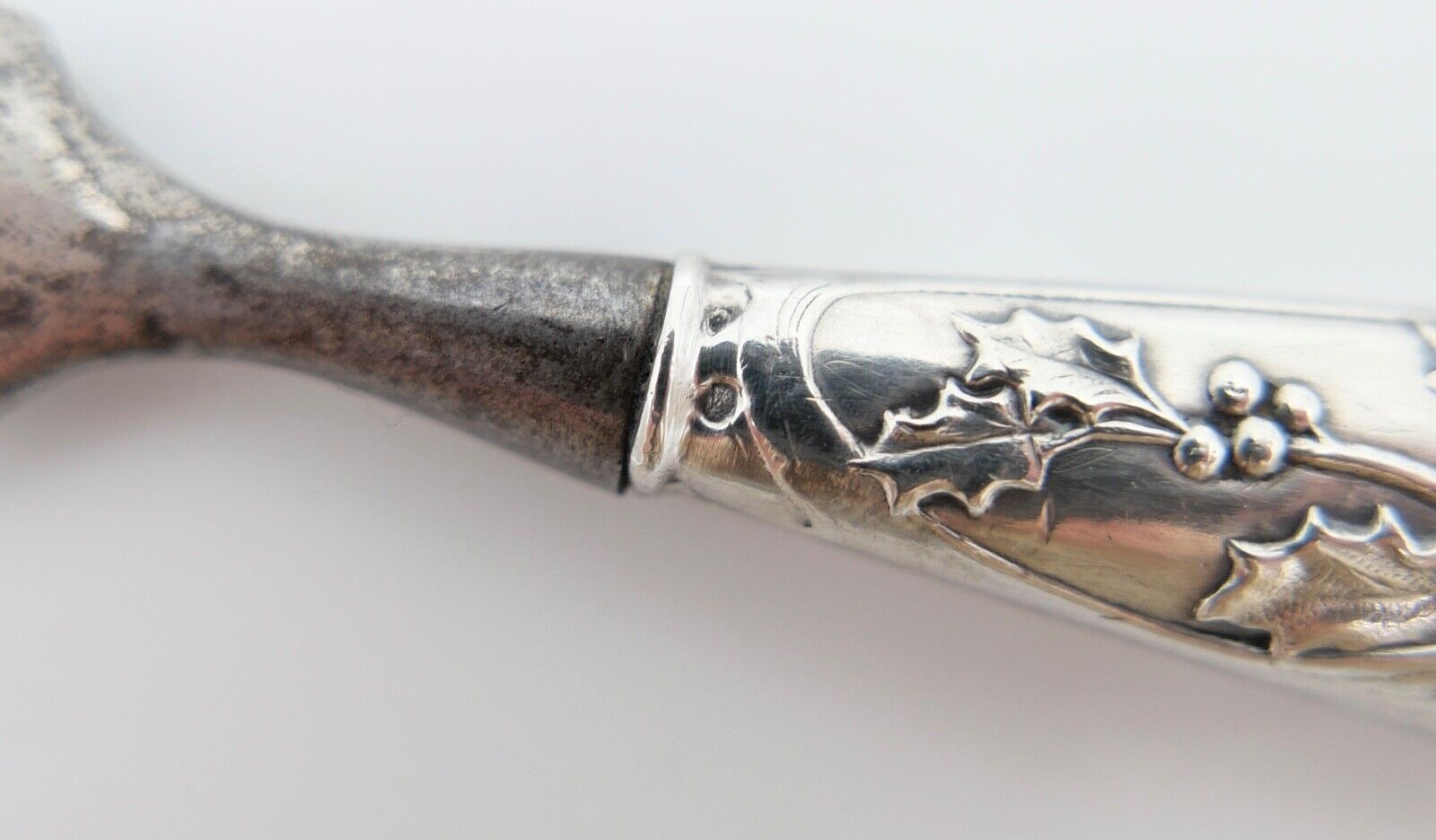 um 1900 Silberner Brieföffner Weinreben Silber 800 - Antikhandel-Stuttgart