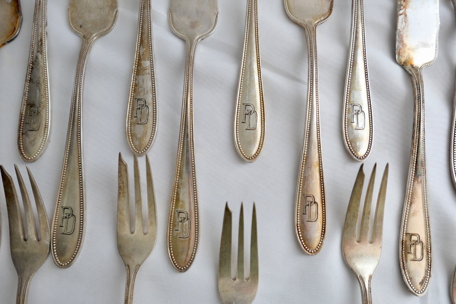 WMF G Perlrand 36 tlg. versilbert I/O Monogram PD um 1910 Straußen Fischbesteck