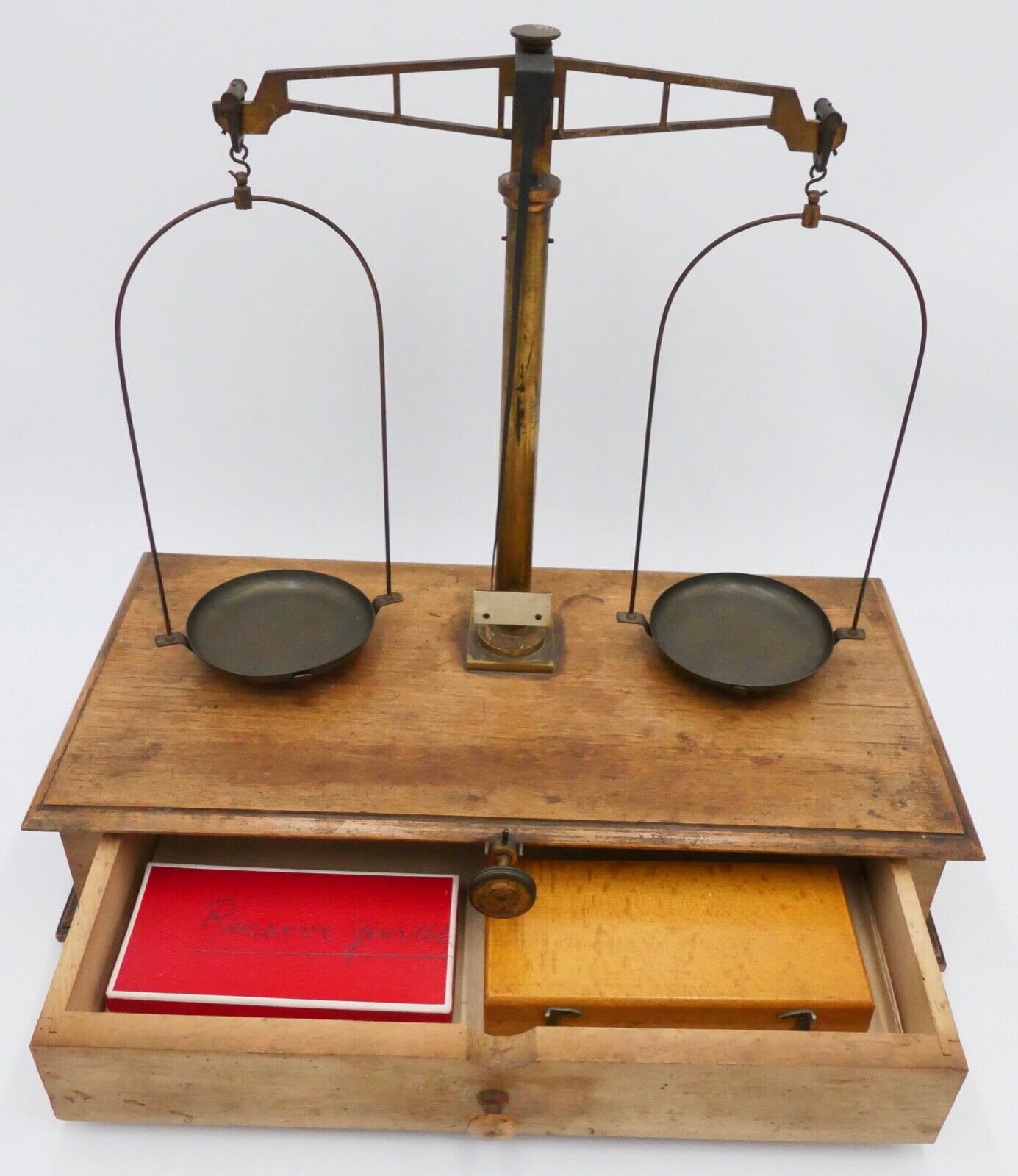 alter Holz Messing BALKENWAAGE mit Gewichtssatz Apotheker Gold Eichstempel 35cm - Antikhandel-Stuttgart