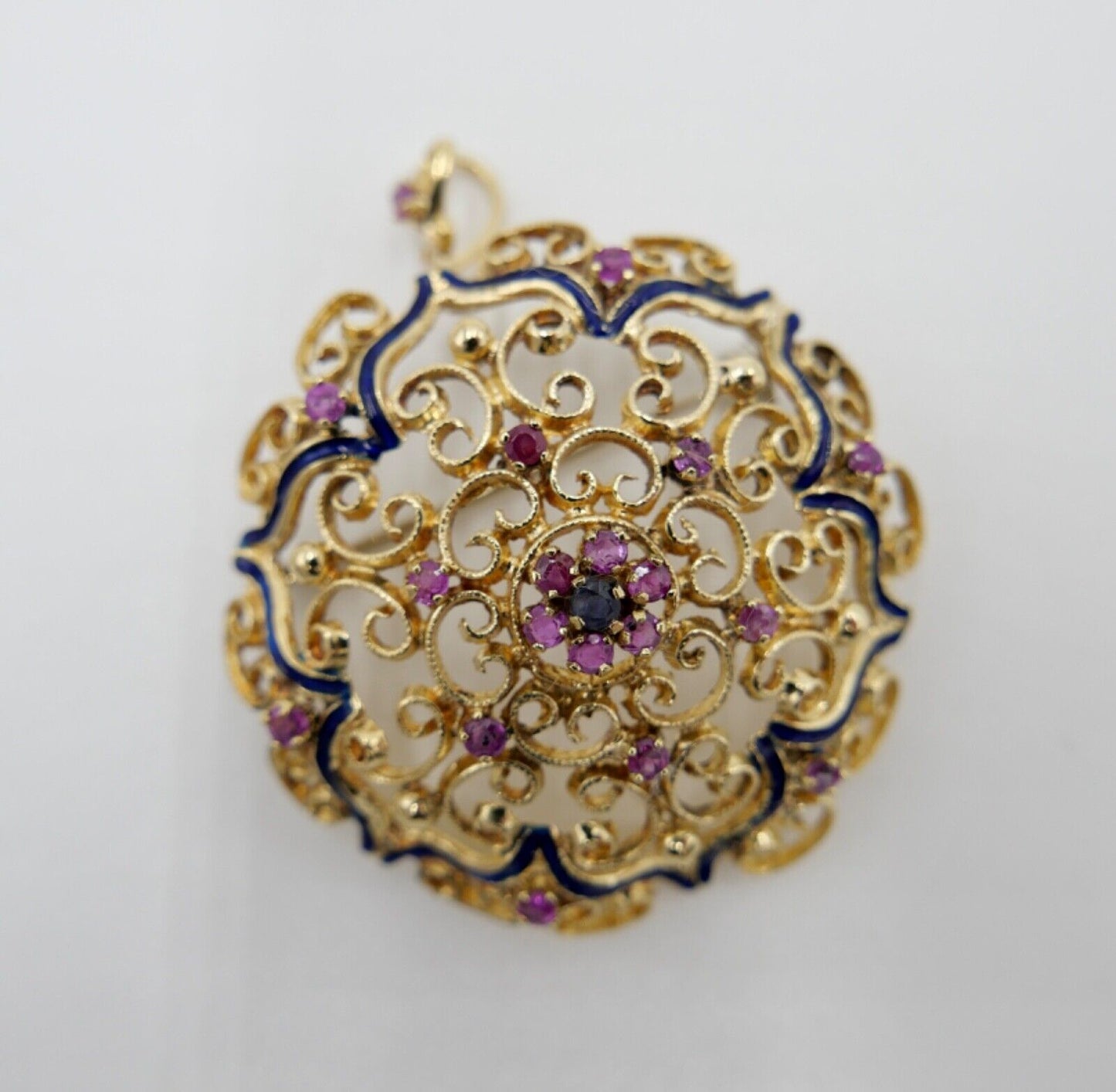 Filigrane Gelbgold Brosche & Anhänger Rubin Saphir Blaue Emaille Ø 40mm 750 18K - Antikhandel-Stuttgart