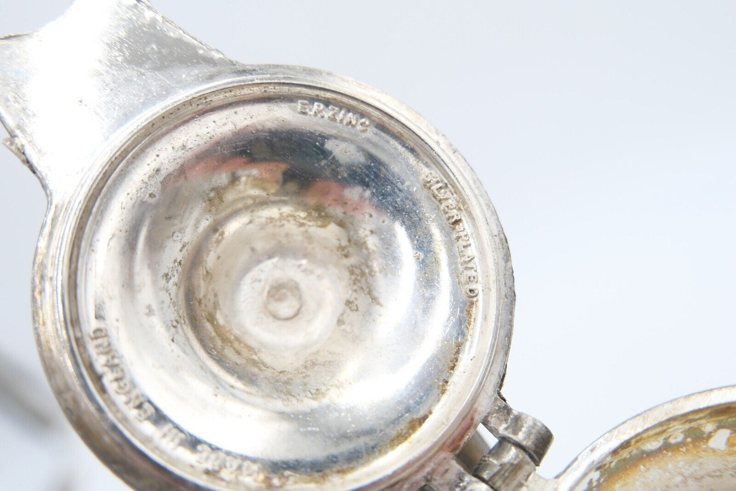 Karaffe E.P. Zinc / Zink versilbert Diamond cut Glass made in England - Antikhandel-Stuttgart