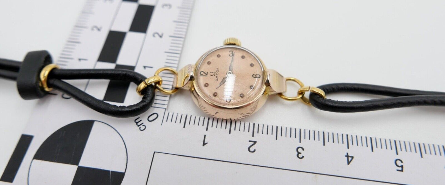 Kleine 1930er Jahre OMEGA Damen Armbanduhr 585 14K Rotgold Handaufzug Ø 18,8mm - Antikhandel-Stuttgart