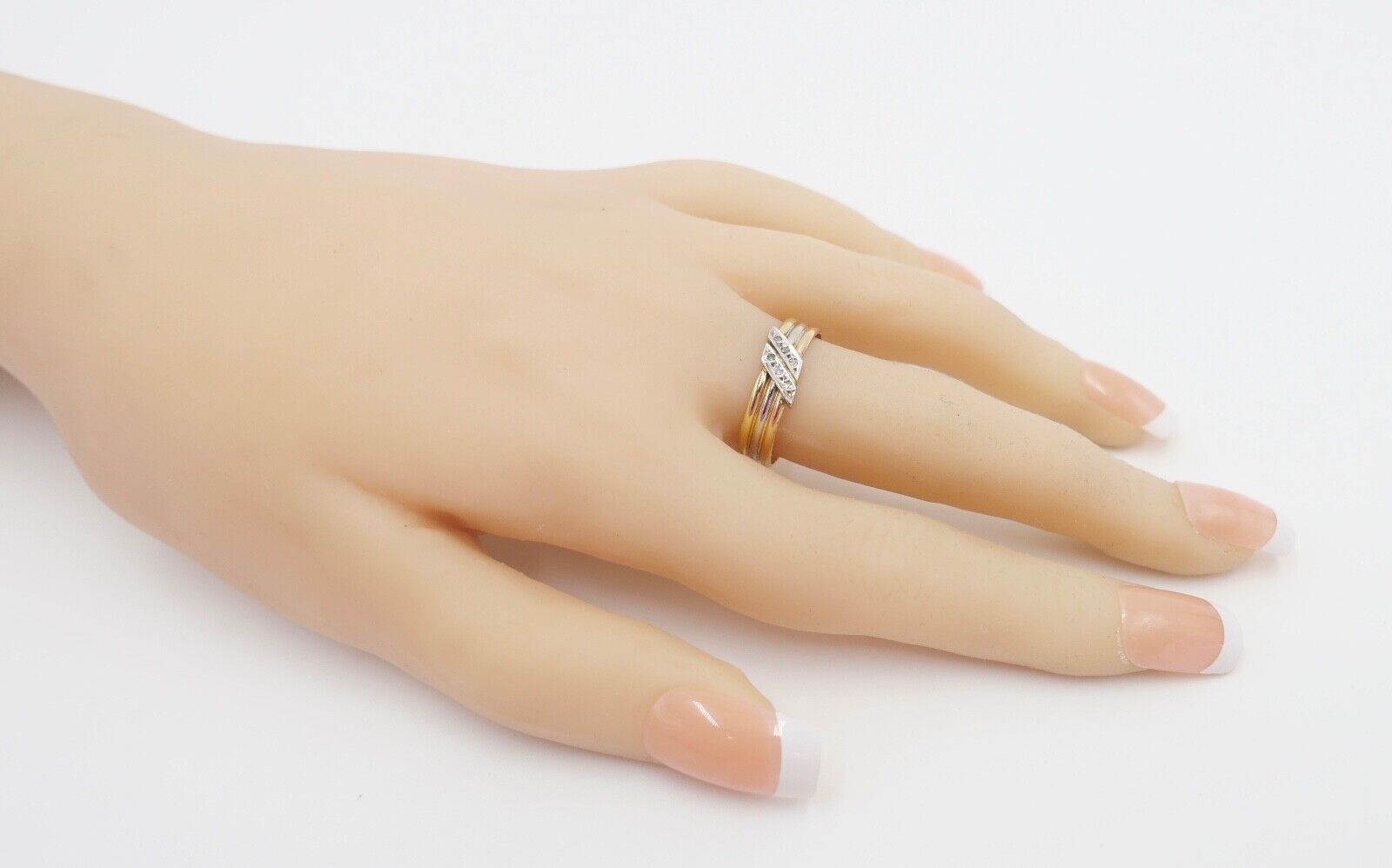 60er Jahre Tricolor Gold 750 / 18K Gr. 57 Diamanten Achtkant 2,61 Gr - Antikhandel-Stuttgart