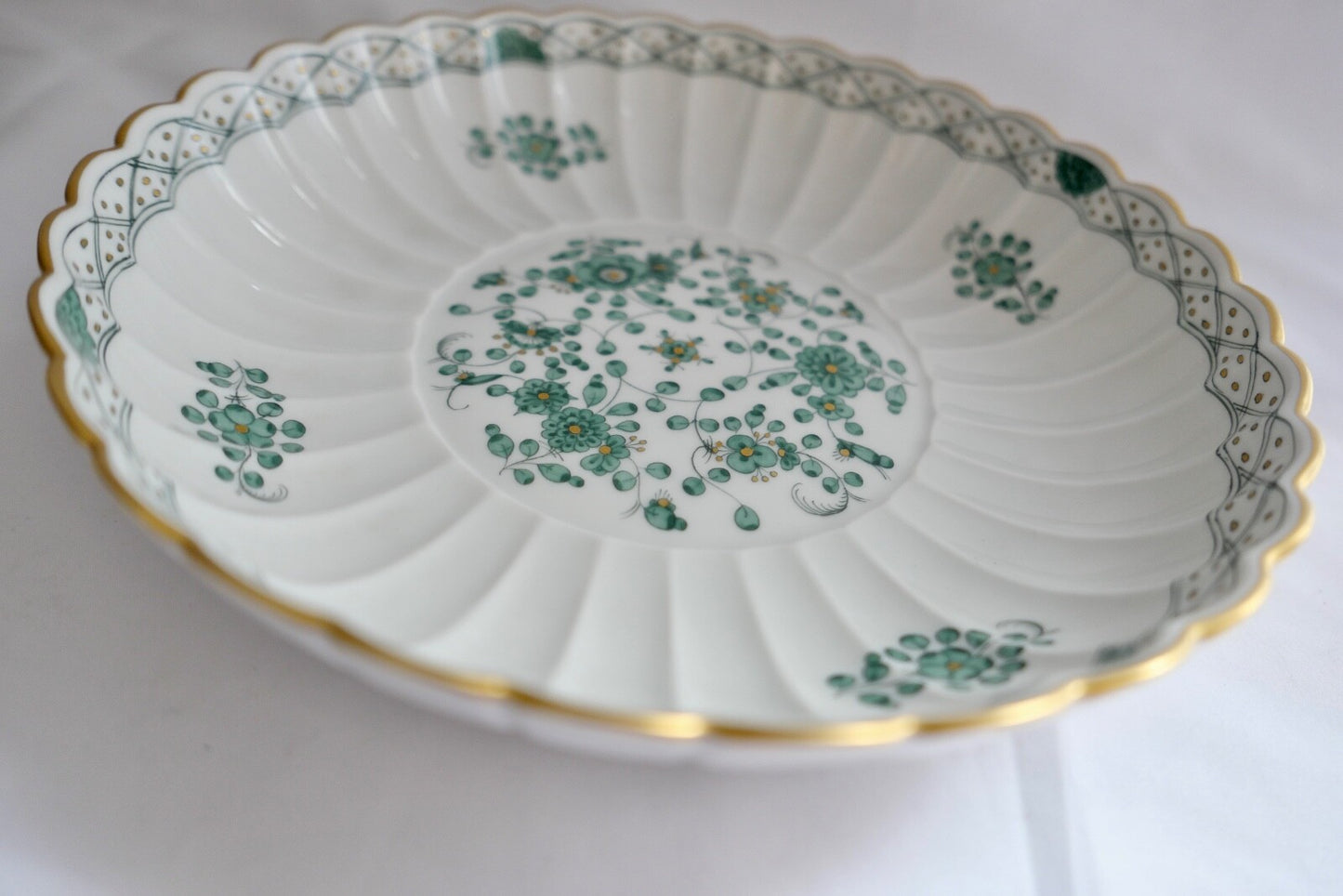 Meissen 1. Wahl Porzellan geriffelte Schale Teller indisch grün reich 21,5 cm