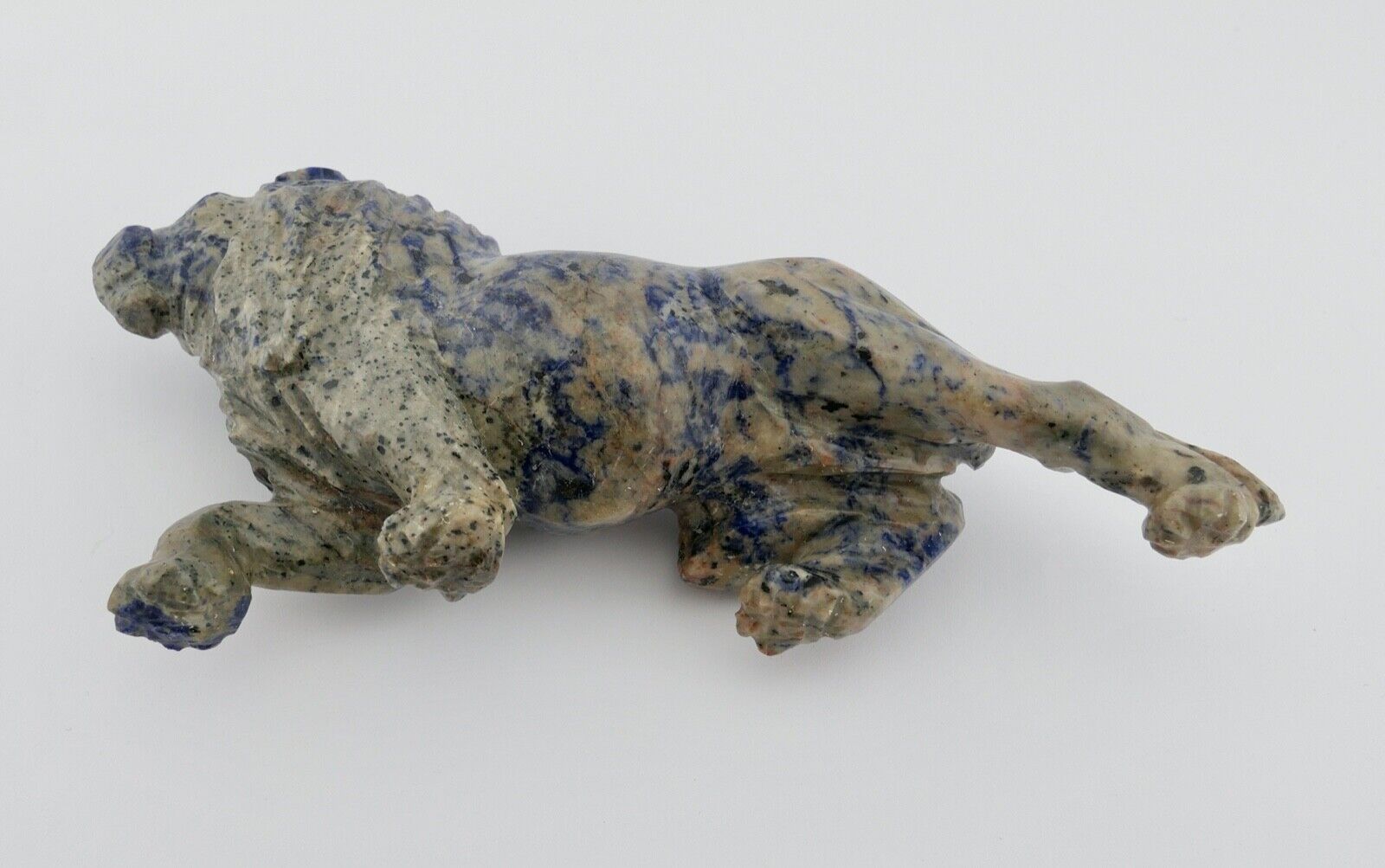 Schreitender Löwe aus blauem Marmor Vitrinenobjekt Handarbeit UNIKAT 22 cm - Antikhandel-Stuttgart