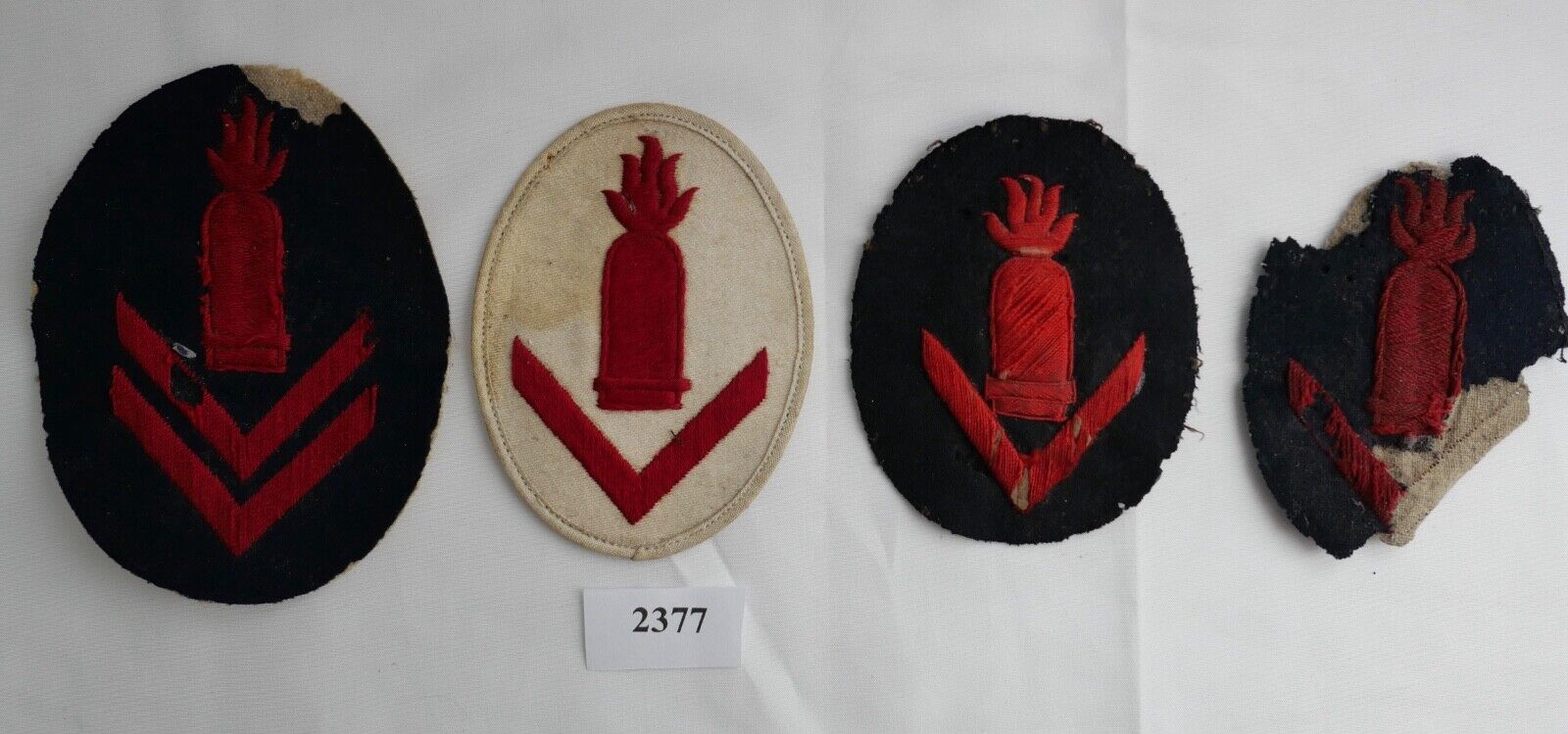 Posten 4x Ärmelabzeichen Kriegsmarine Sonderausbildung WK2 WW2 Geschützführer - Antikhandel-Stuttgart