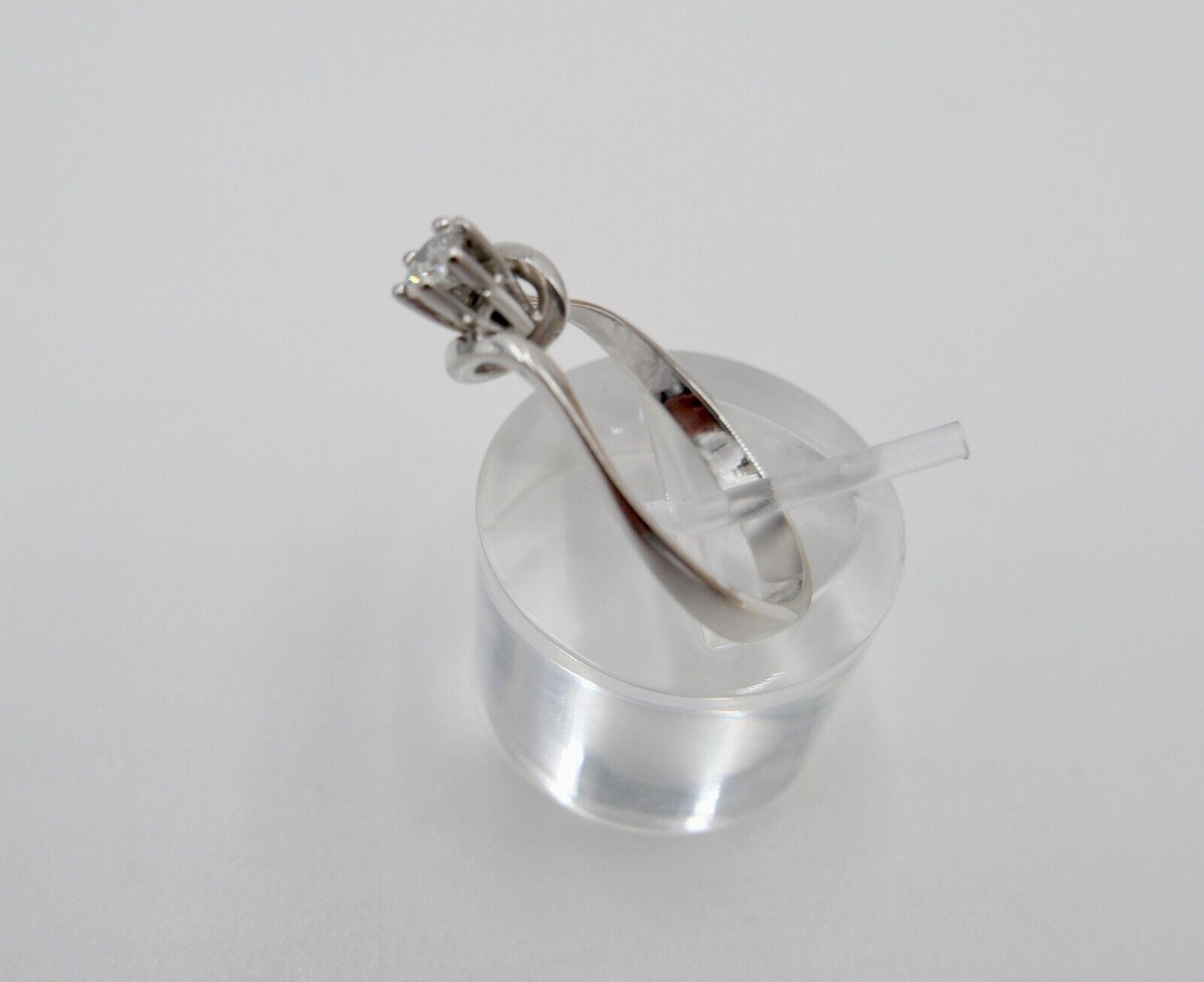 1980er geschwungener Solitär Ring Weißgold Gold 585 14K Brillant 0,20 Ct Gr. 60 - Antikhandel-Stuttgart