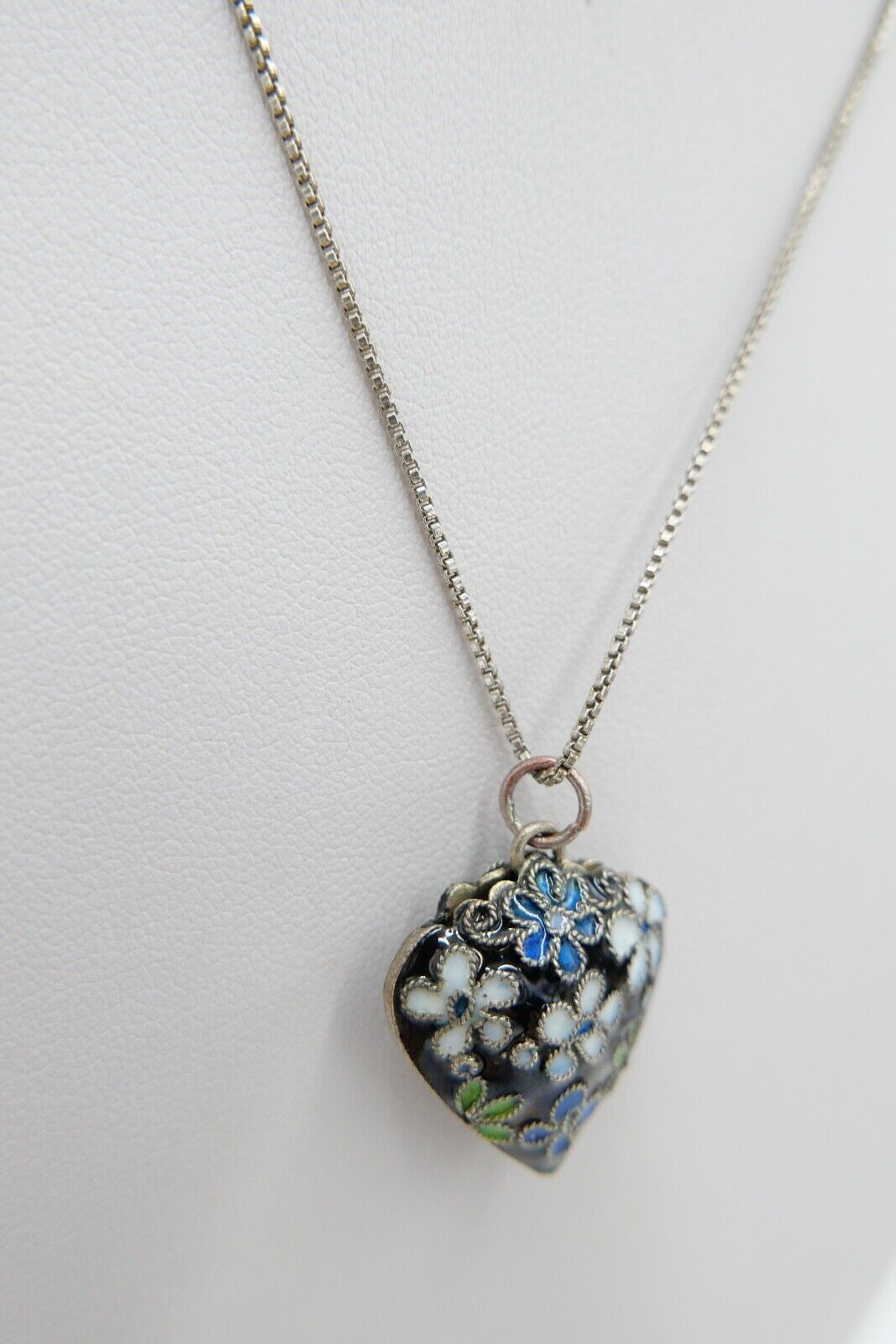 Antiker alter Herz Anhänger mit Emaille Florales Muster Ø 21 mm - Antikhandel-Stuttgart