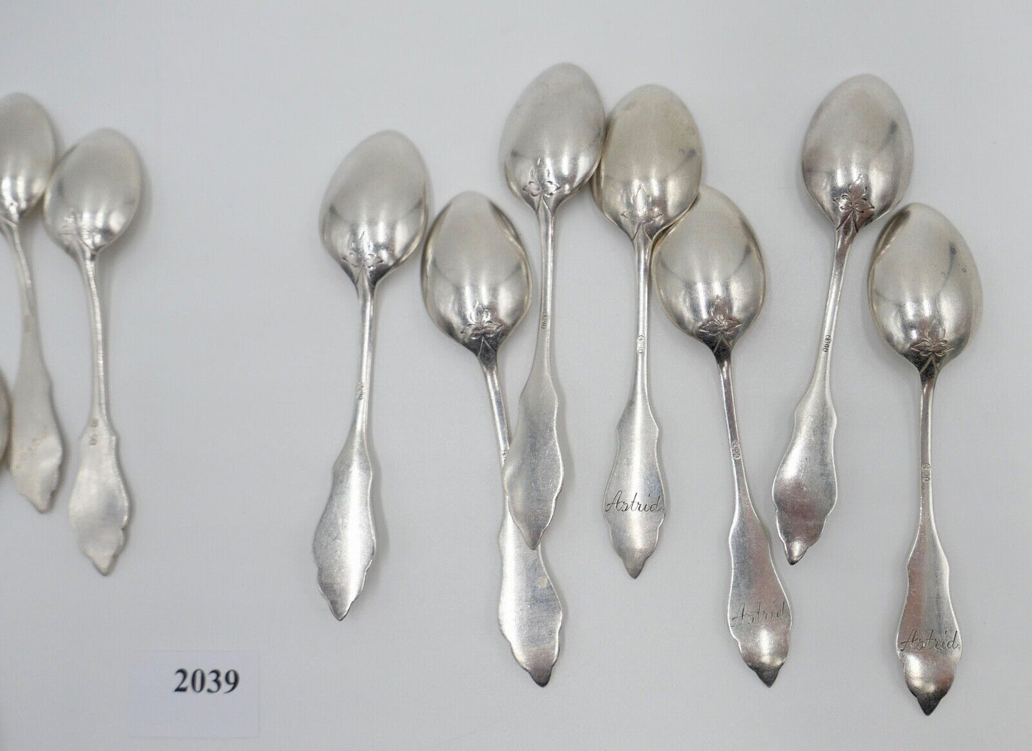 18 Tlg. KOCH & BERGFELD Besteck Ostfriesenmuster 90er Silber versilbert - Antikhandel-Stuttgart