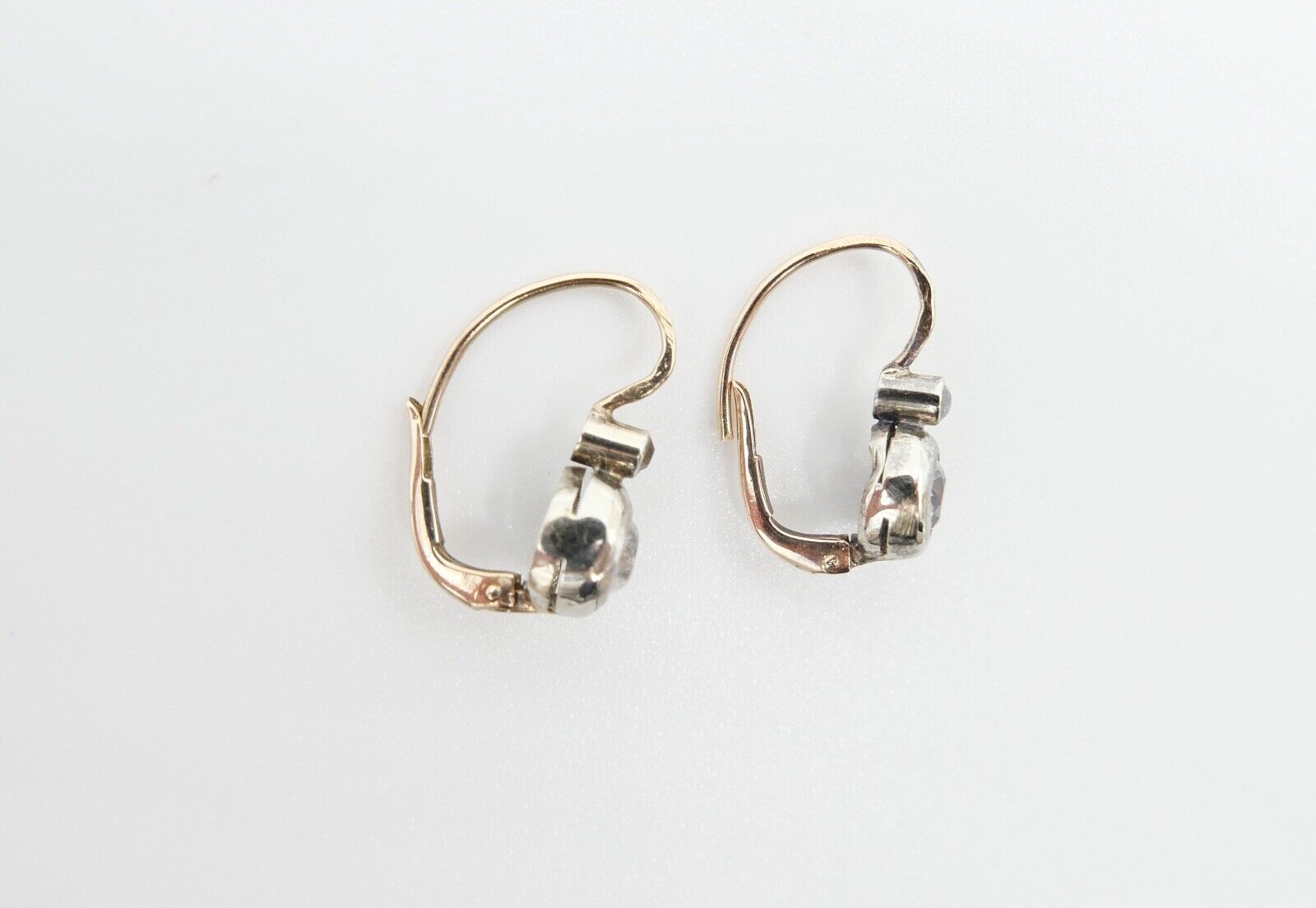 1872-1922 Ohrringe Ohrhänger 580 Gold & platinierte Oberfläche weiße Topas - Antikhandel-Stuttgart