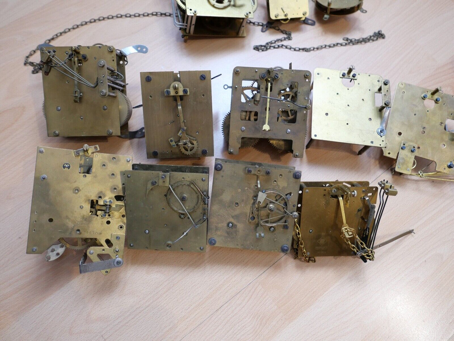 KOVOLUT Posten Ersatzteile Uhrwerke JUNGHANS LFS CW Standuhren Schilduhr Glocke - Antikhandel-Stuttgart