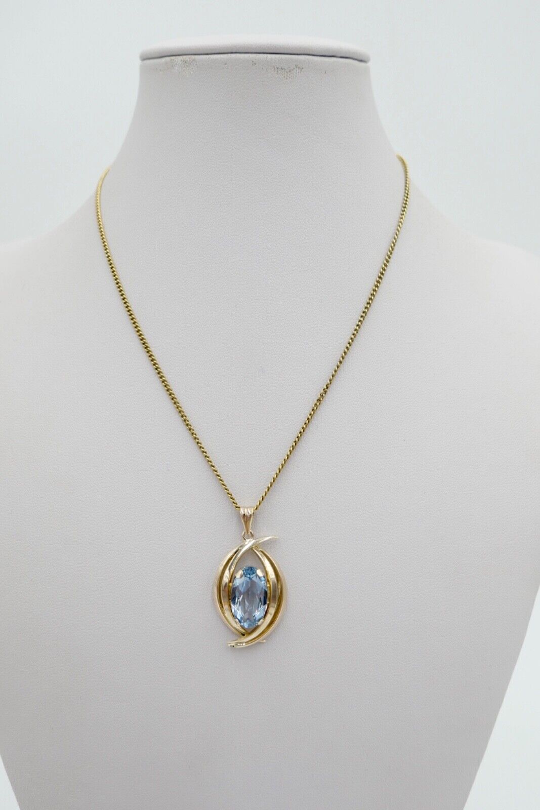 Anhänger 333 / 8K Gelbgold Blauer Spinell OVAL Schliff 5,5 Ct Ø 30 mm - Antikhandel-Stuttgart