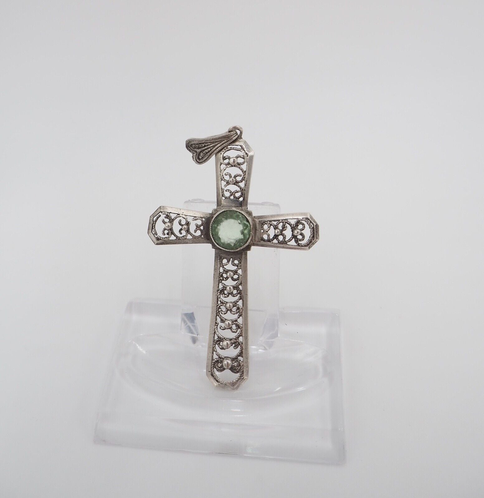vintage alter filigraner Kreuz Anhänger mit grünem Glasstein 835 Silber 62,0 mm - Antikhandel-Stuttgart