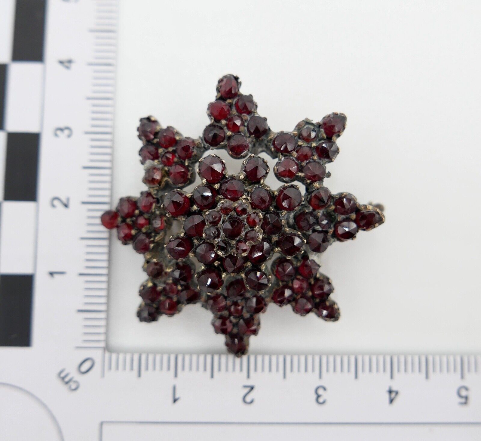 Antike Stern Granat Brosche um 1860 Tombak vergoldet Ø38mm Böhmischer Granat - Antikhandel-Stuttgart