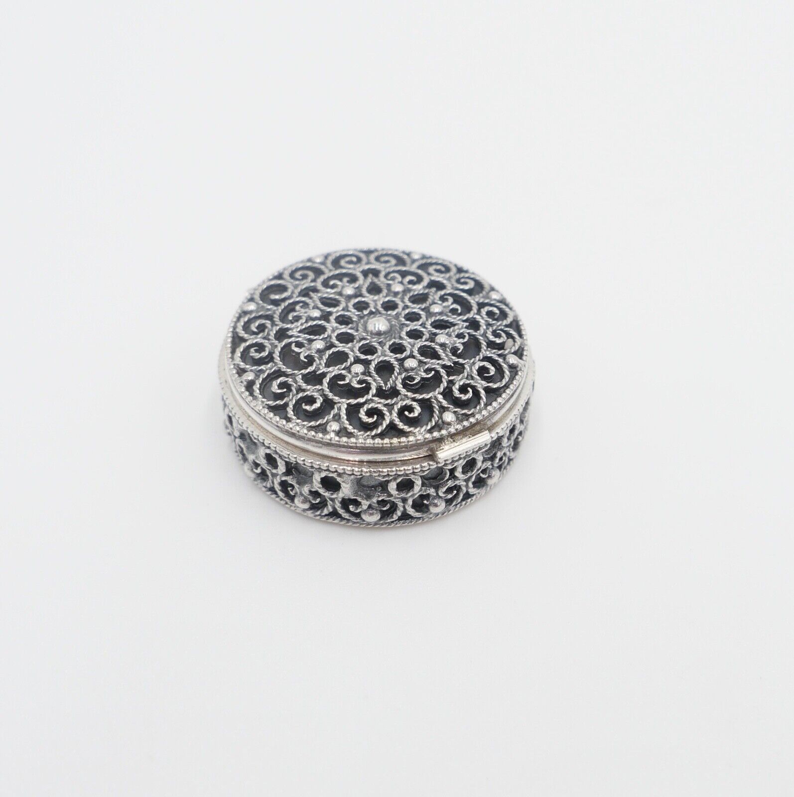 30er Jahre filigrane Silber Dose pillenröschen 835 Silber - Antikhandel-Stuttgart