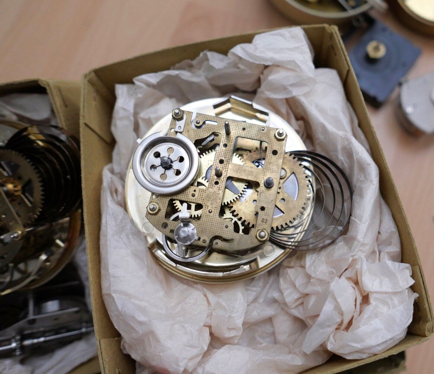 KOVOLUT Ersatzteile Uhrmacherauflösung vintage Junghans Wecker Kienzle Uhrwerk - Antikhandel-Stuttgart