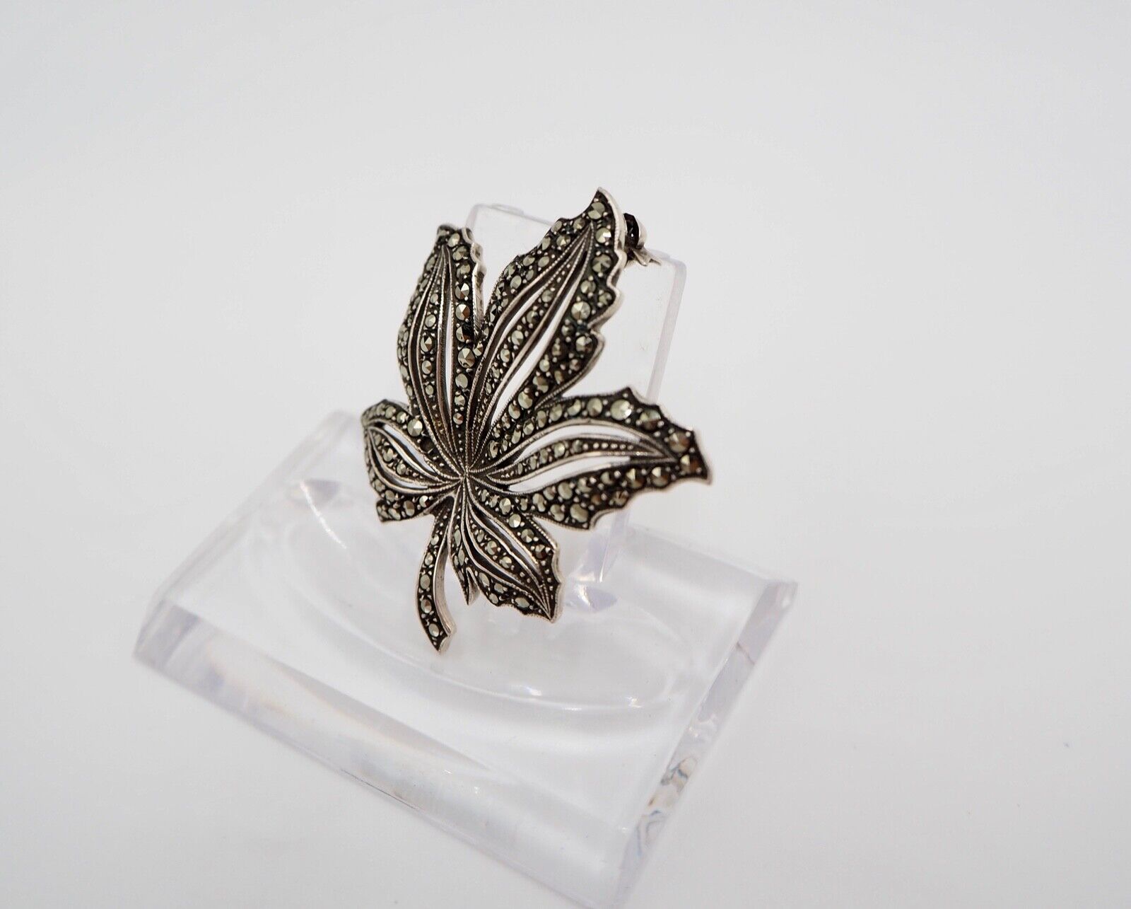 Vintage alte filigrane florale Blatt Brosche mit Markasiten Silber 835 - Antikhandel-Stuttgart