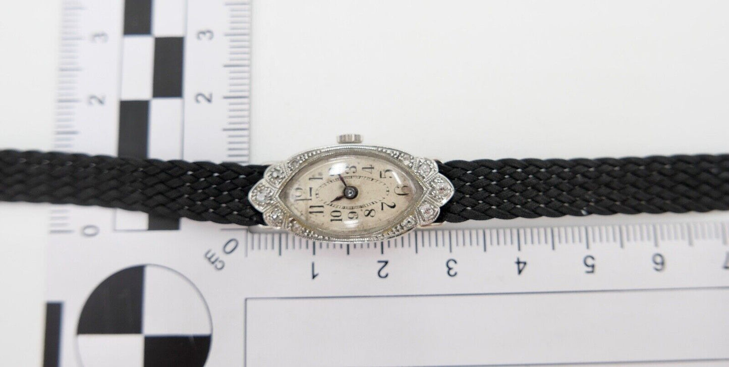 ART DECO Damenuhr 750 / 18K Gold 1920-30er Jahre mit 8 Diamanten 0,20 Ct AS 976 - Antikhandel-Stuttgart