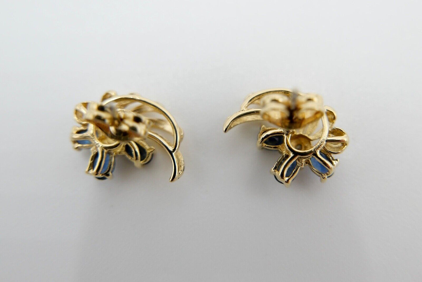 1970er Gelbgold 750 18K Brillant & Saphir 0,44 Ctw Ohrringe Ohrstecker Ø 15mm - Antikhandel-Stuttgart