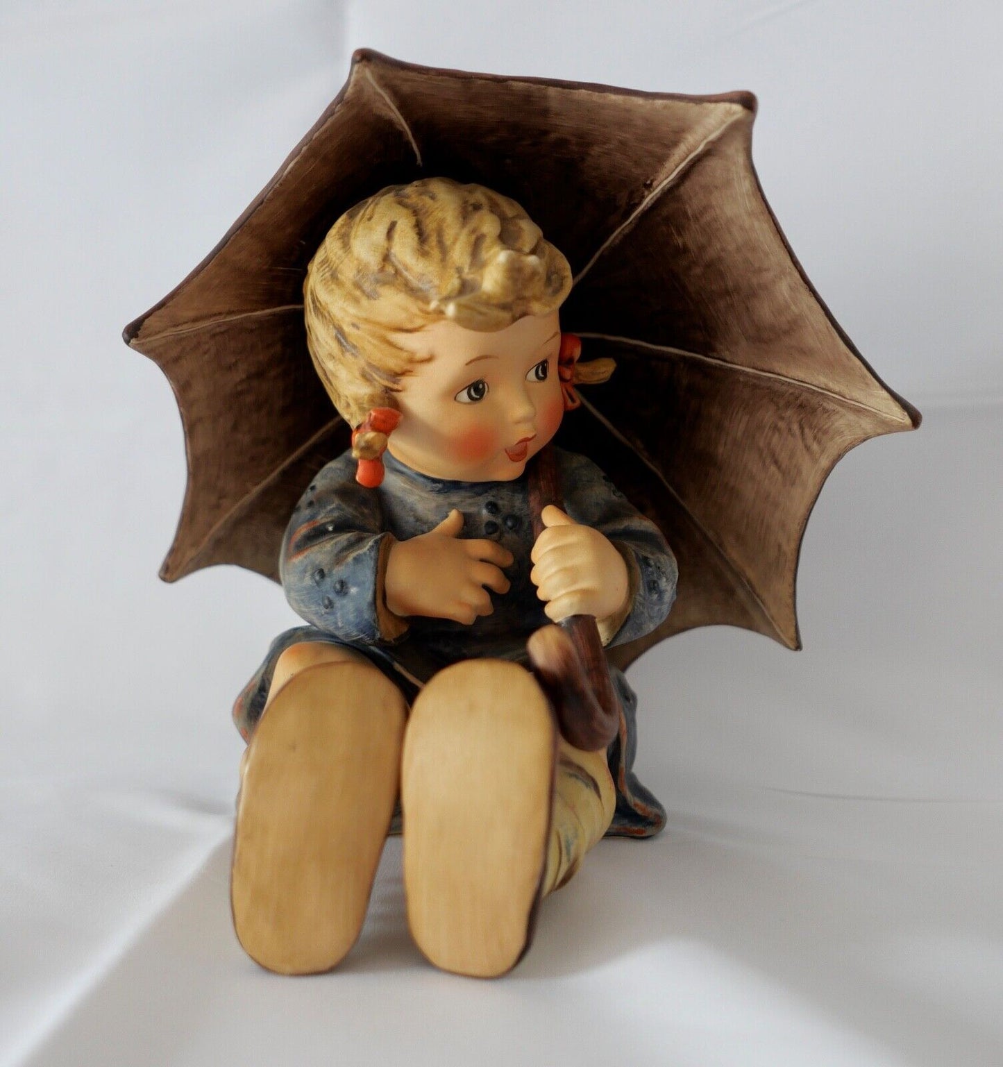 Große Hummel Goebel Figur 20cm 152/IIB Mädchen Regenschirm Umbrella girl Geborge - Antikhandel-Stuttgart