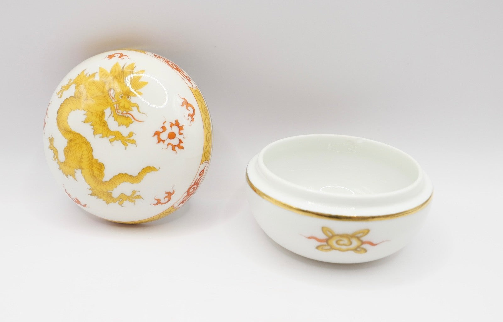 Meissen Deckeldose Zuckerdose reicher gelber Drache Goldrand