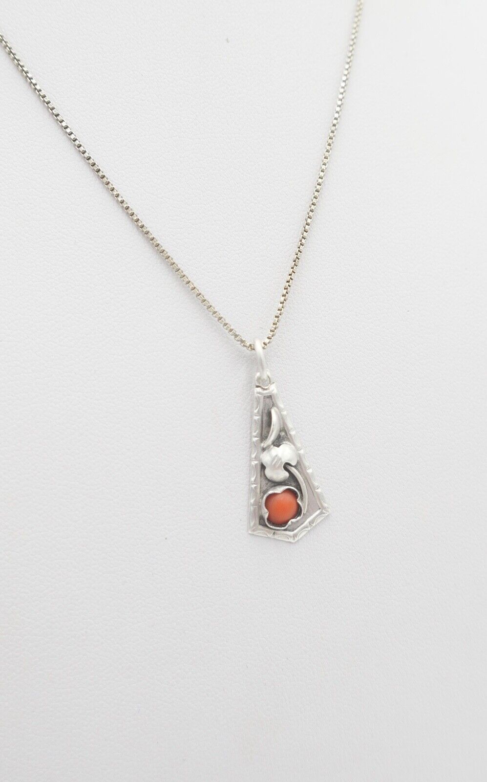 40er Jahre Art Deco Silber Anhänger mit Koralle - Antikhandel-Stuttgart