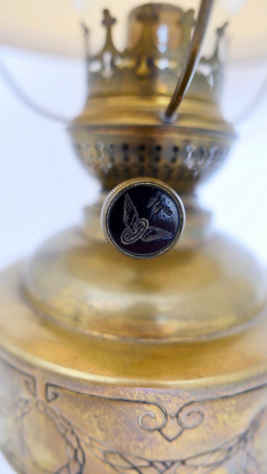 Alte Messing Petroleumlampe 1910-1920 mit Glasschirm Tischlampe Flügelrad - Antikhandel-Stuttgart