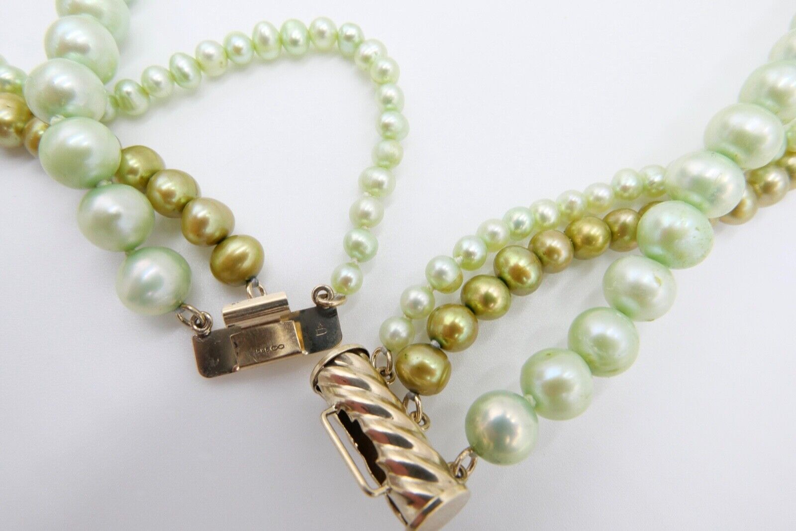 70er Jahre Perlenkette Collier Zuchtperlen grün 46 cm Gold 585 / 14K Ø 7 - 3 mm - Antikhandel-Stuttgart