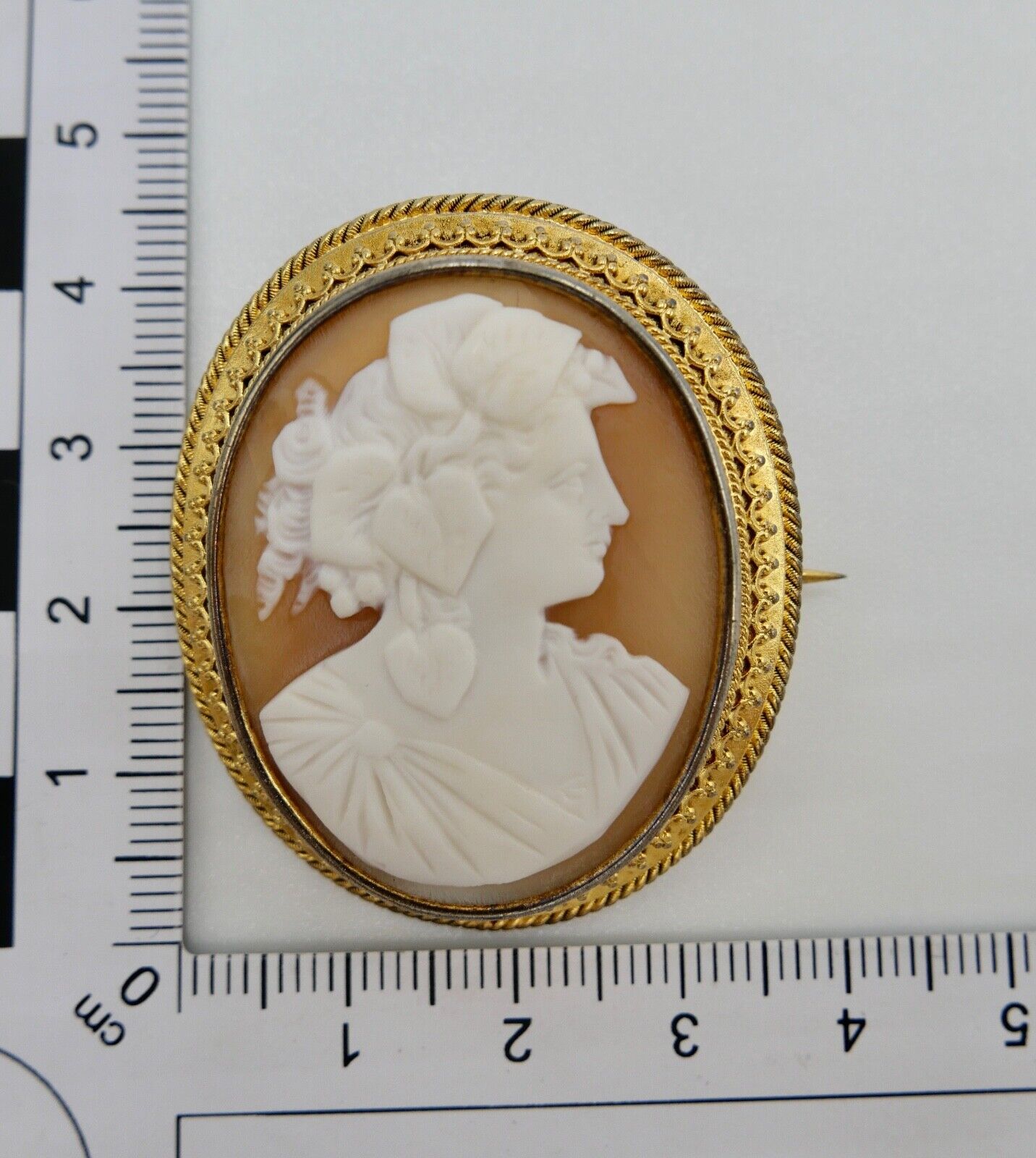 Antike Brosche Silber feuervergoldet 43 mm GEMME KAMEE 19. JH ziseliert - Antikhandel-Stuttgart