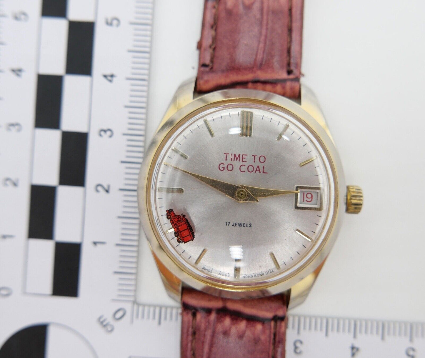 TIME TO GO COAL Ø 35mm Armbanduhr Kohle Bergwerk Zeche Spaß Uhr laufender LKW - Antikhandel-Stuttgart